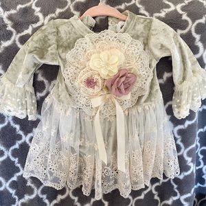 Beautiful Baby Girl Frilly Frocks Lace and Velvet Dress!!